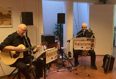 Musikanterne underholder